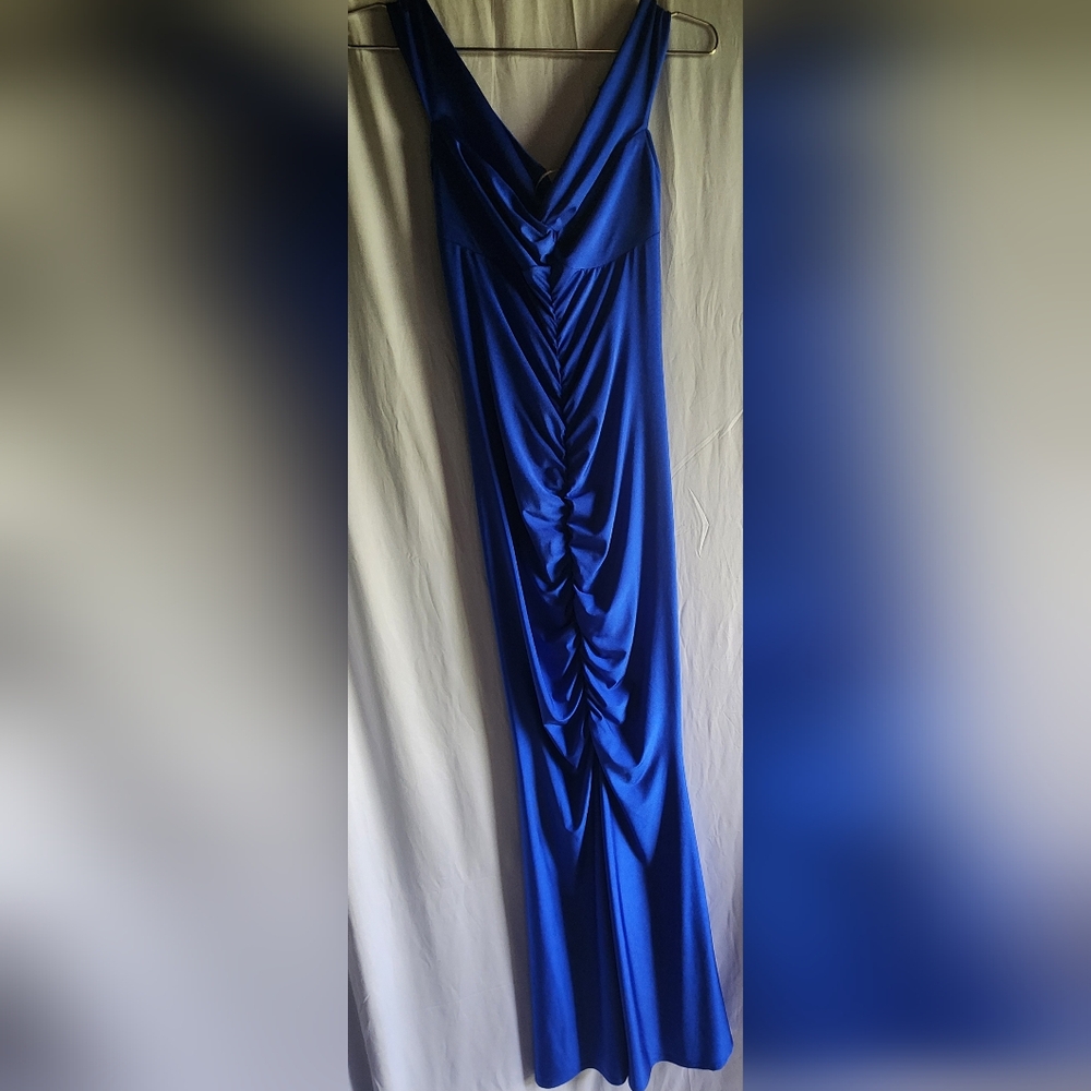 Elegant Blue Evening Gown